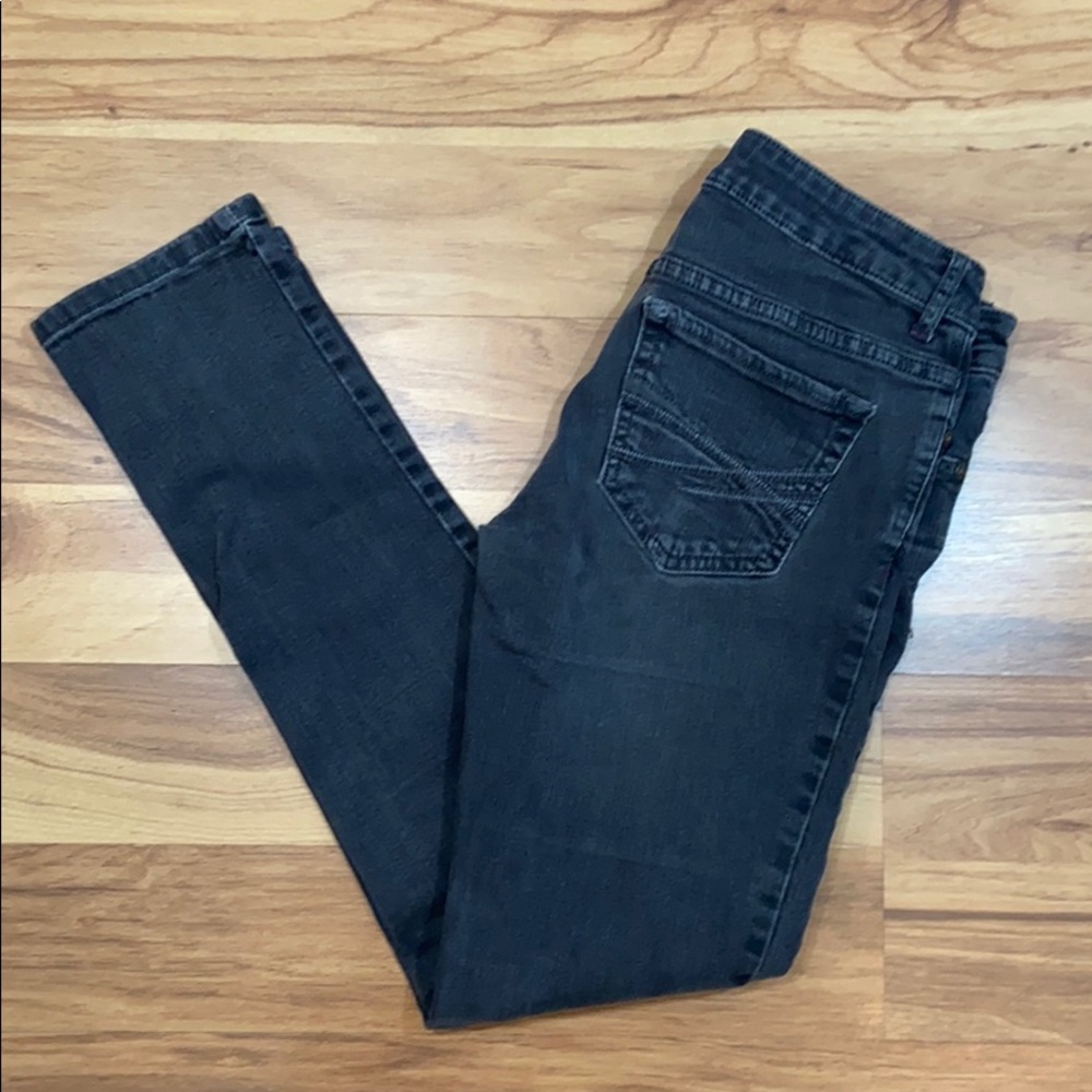 Aeropostale Faded Black Skinny Jean 5/6 Short